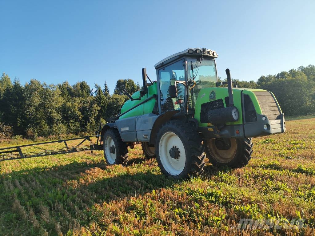 Tecnoma Laser Novatop 自走式噴霧機