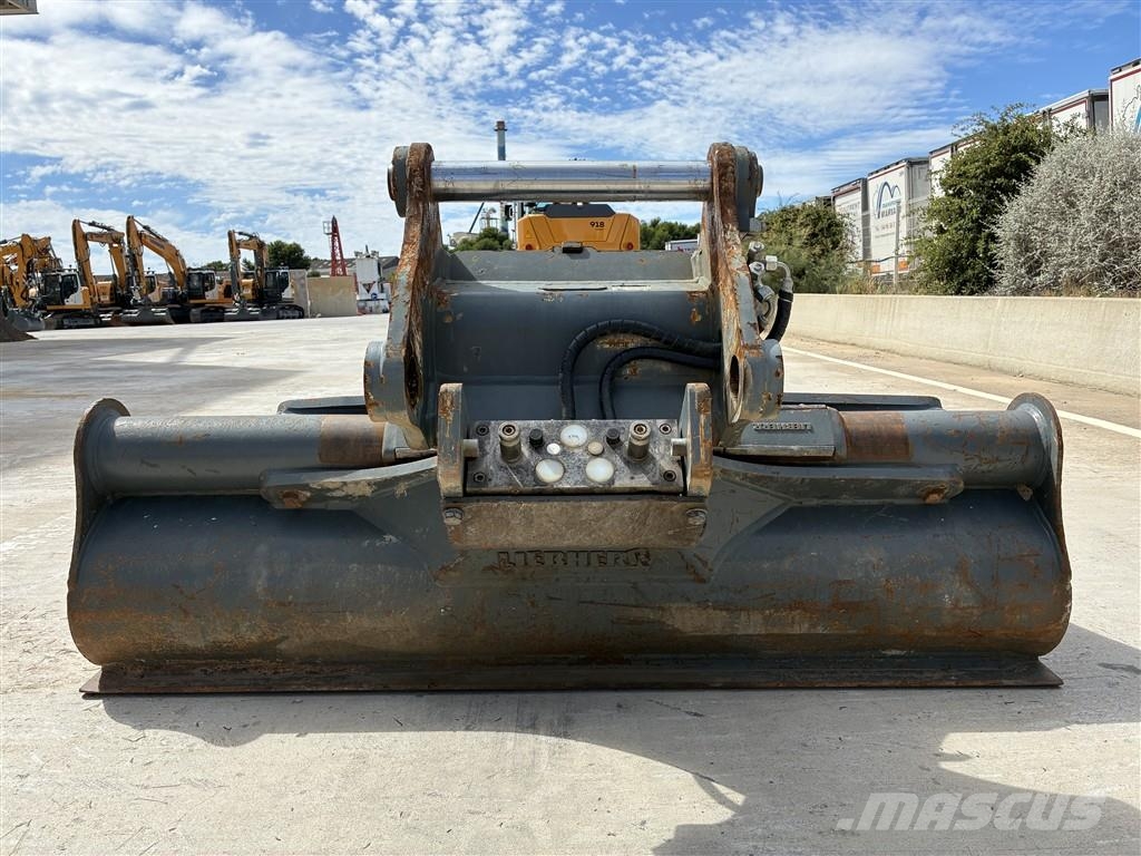Liebherr A 918 Compact Litronic Pelle sur pneus
