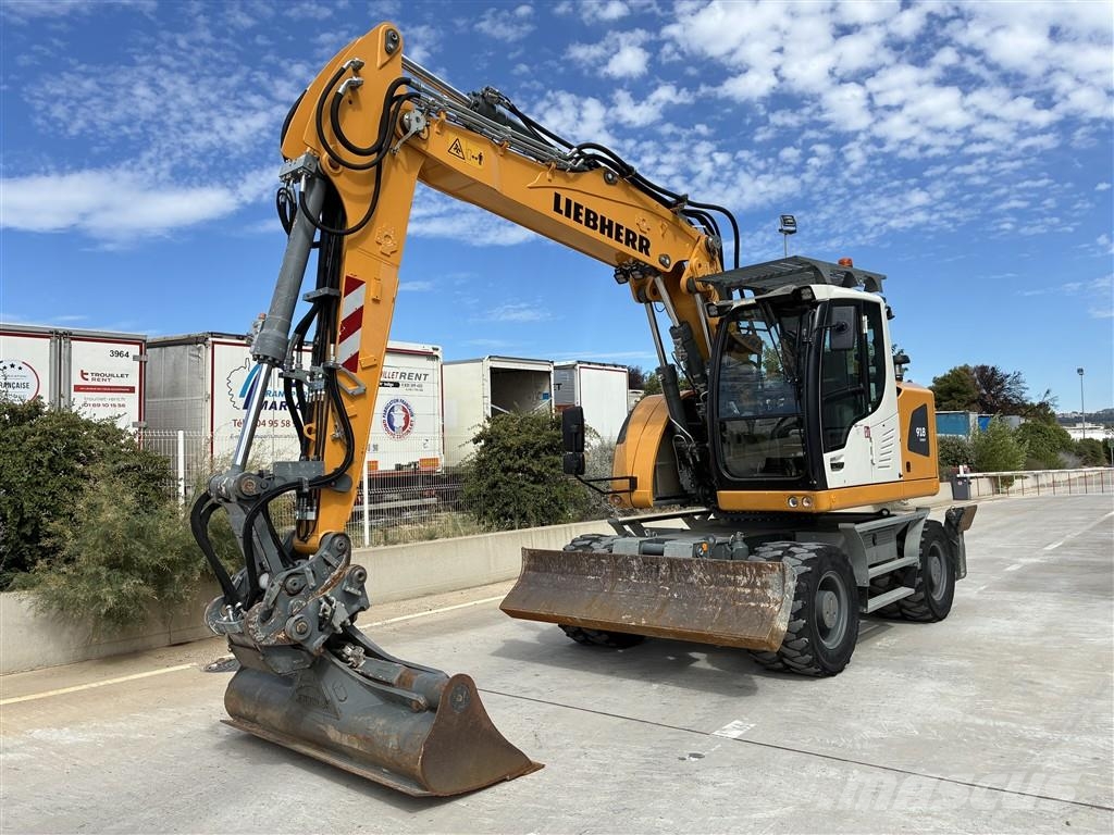 Liebherr A 918 Compact Litronic Pelle sur pneus
