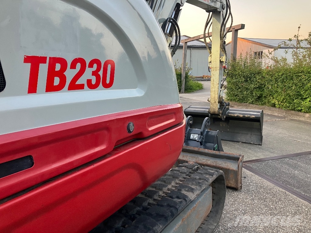 Takeuchi TB 230 Extra minigraver | 1450 u | sloop-sorteer Miniescavatori