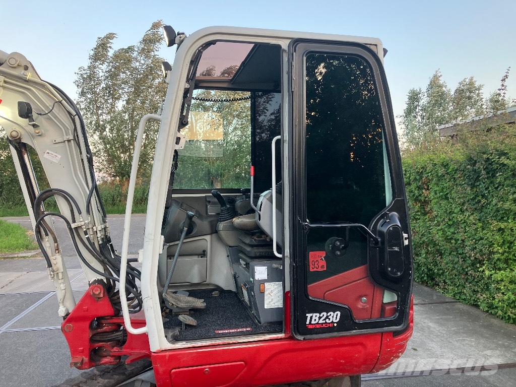 Takeuchi TB 230 Extra minigraver | 1450 u | sloop-sorteer Miniescavatori