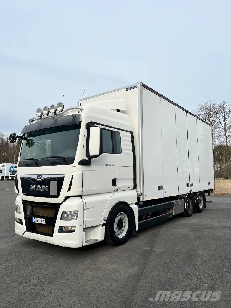 MAN TGX 26.480 6x2-2 LL Skåpbil Camion cassonati