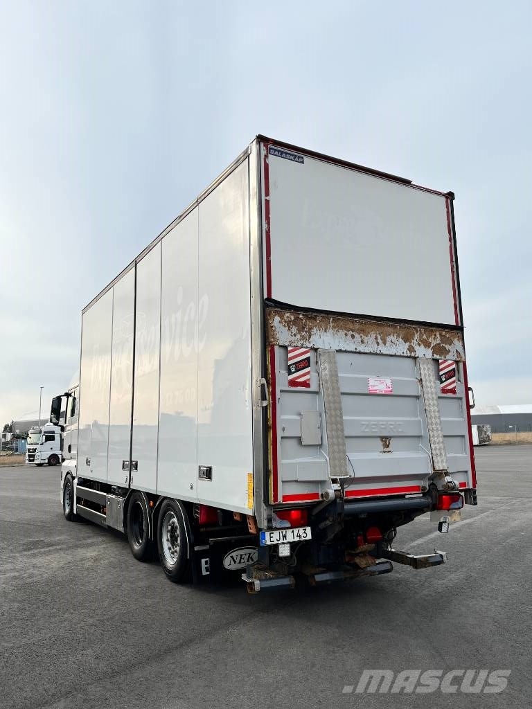 MAN TGX 26.480 6x2-2 LL Skåpbil Camion cassonati