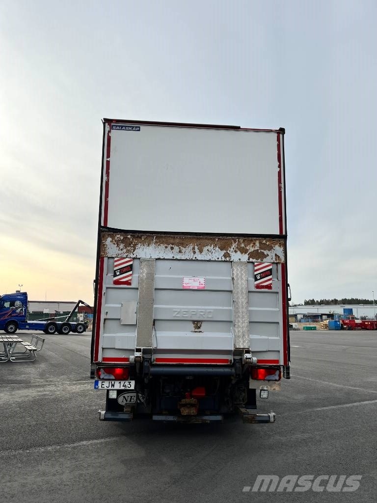MAN TGX 26.480 6x2-2 LL Skåpbil Camion cassonati