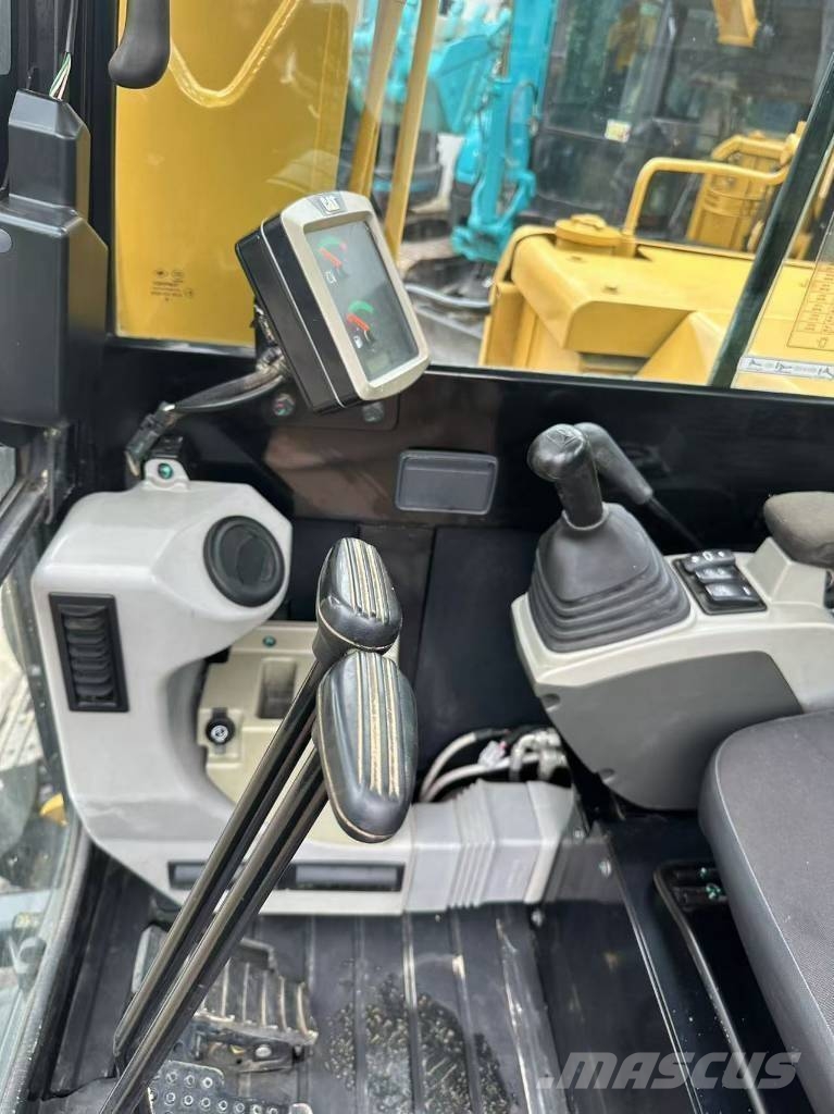 CAT 305.5E2 小型挖掘机