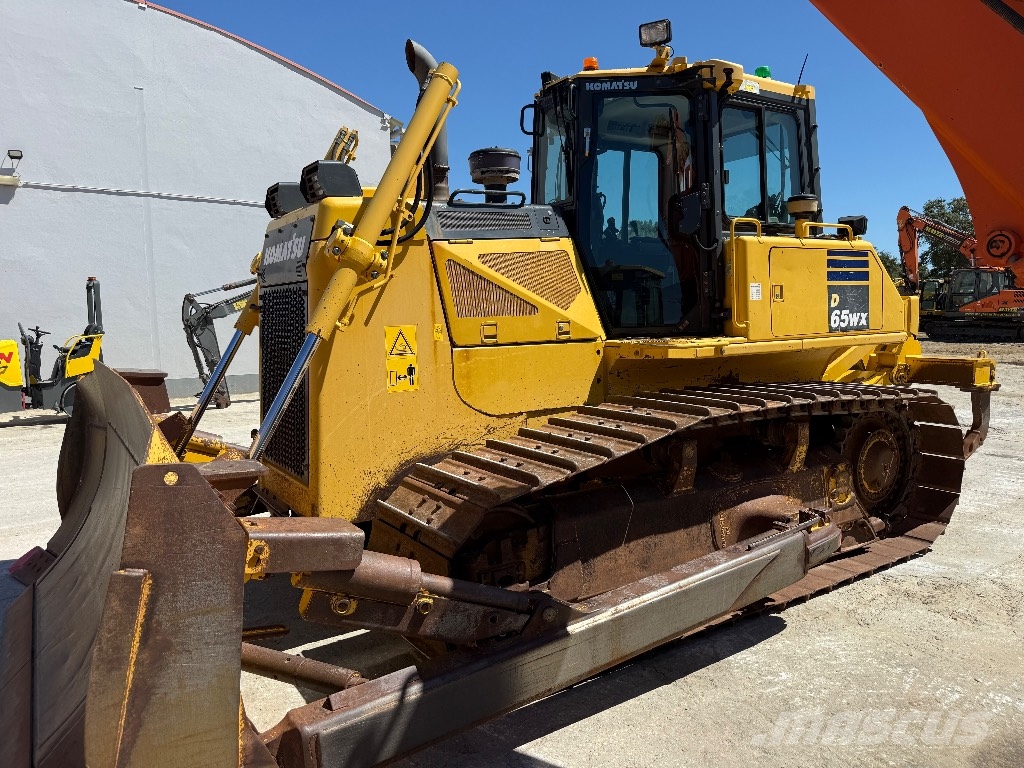 Komatsu D65WX-17 Dozers - Tratores rastos