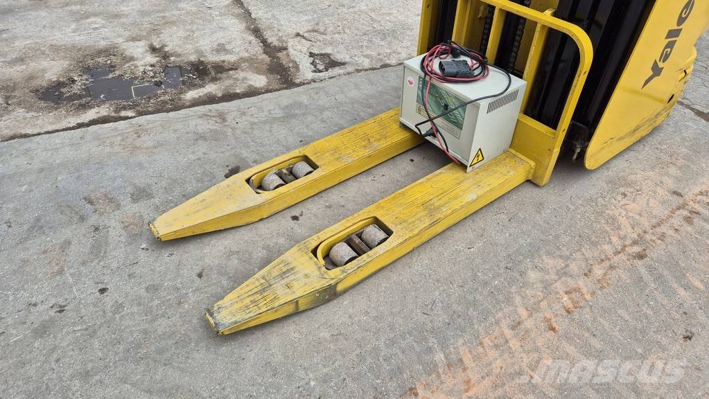 Yale MS16AC - 2011 YEAR - 125 HOURS - TRIPLEX Παλετοφόρα πεζού χειριστή με ιστό
