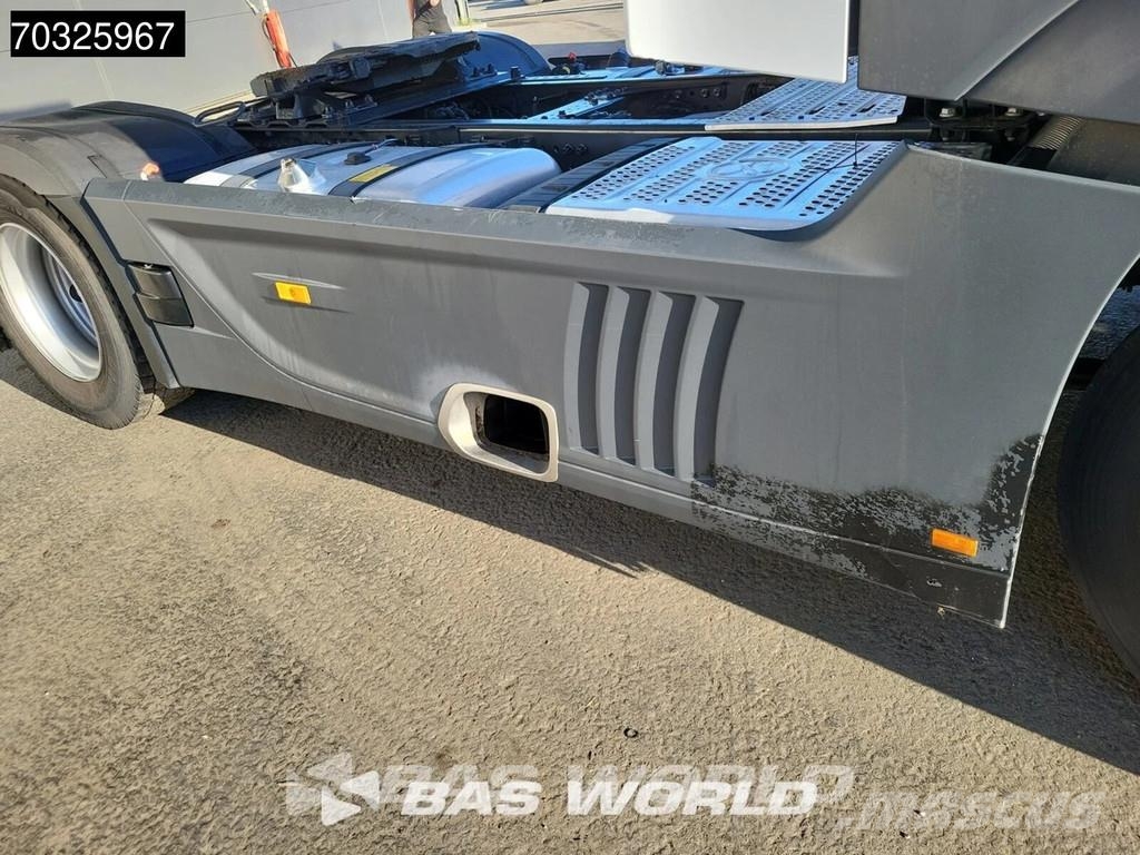 Mercedes-Benz Actros 1845 4X2 BigSpace Retarder 2x Tanks Standkl وحدات الجر