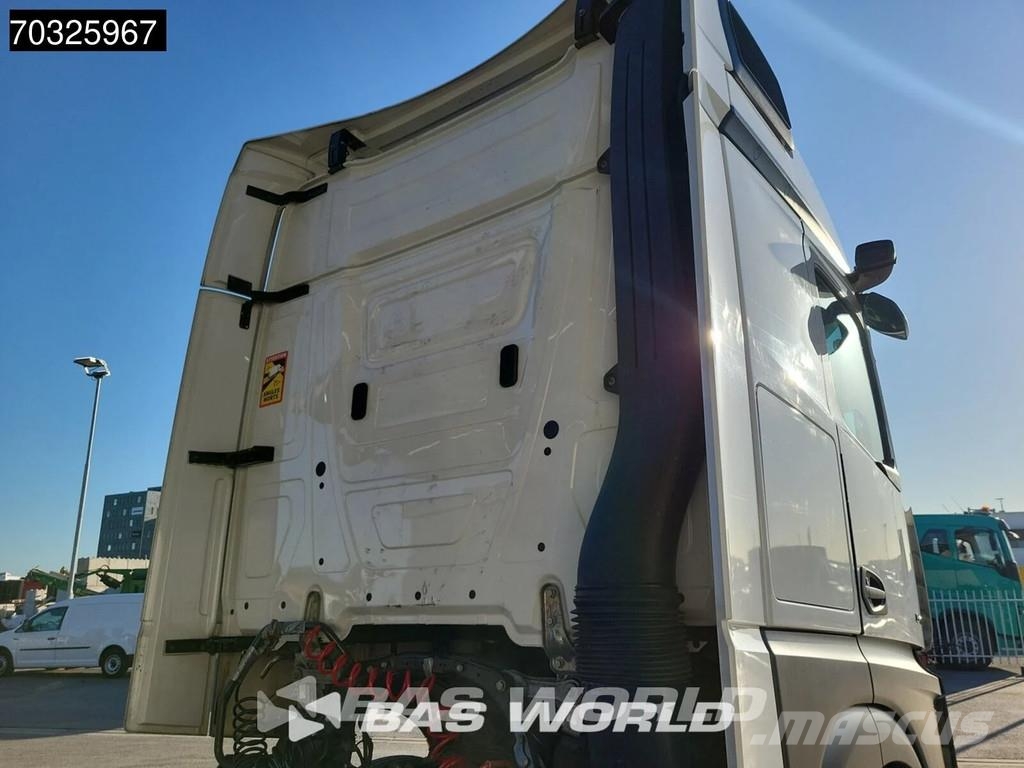 Mercedes-Benz Actros 1845 4X2 BigSpace Retarder 2x Tanks Standkl وحدات الجر