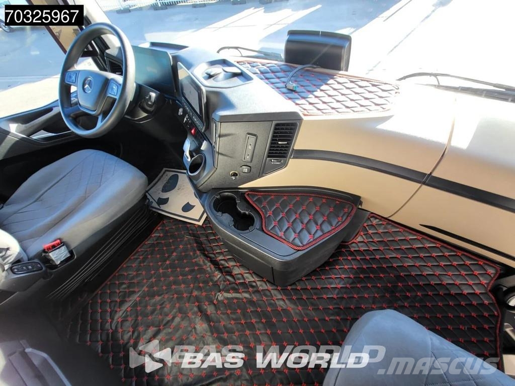 Mercedes-Benz Actros 1845 4X2 BigSpace Retarder 2x Tanks Standkl وحدات الجر