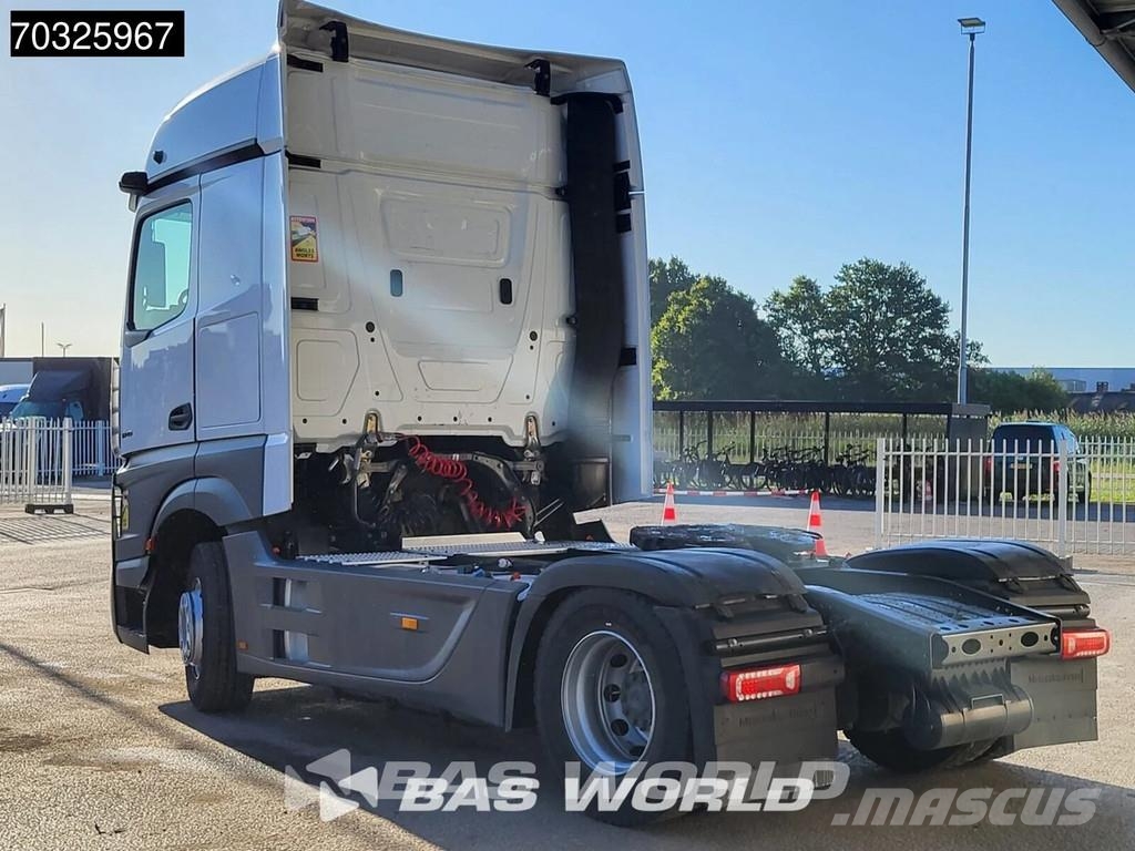 Mercedes-Benz Actros 1845 4X2 BigSpace Retarder 2x Tanks Standkl Sattelzugmaschinen