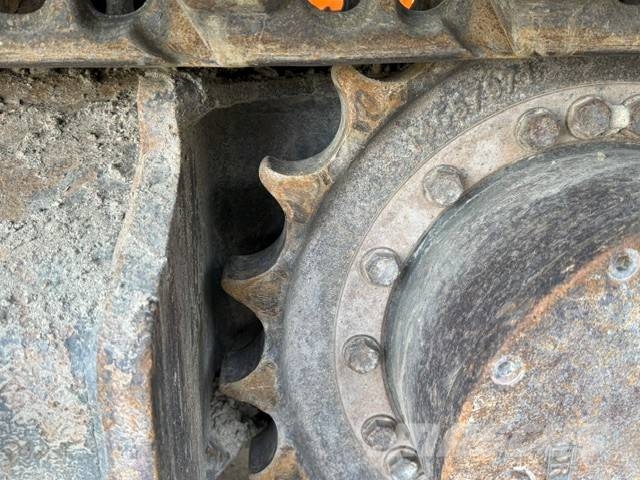 Volvo EC140EL حفارات زحافة