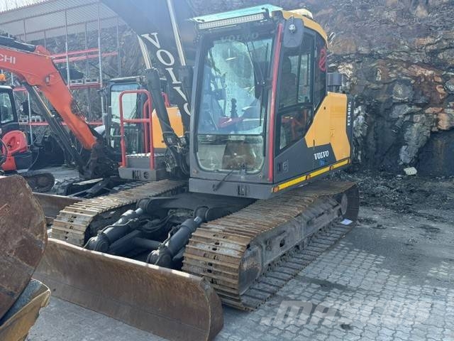 Volvo EC140EL حفارات زحافة