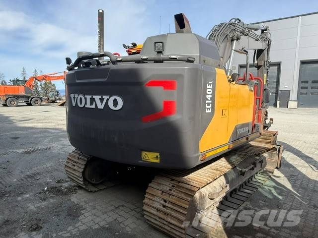 Volvo EC140EL حفارات زحافة