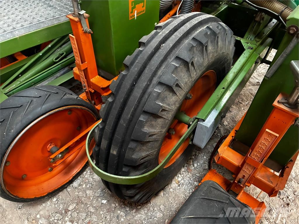 Amazone Airplanter ED 450-K Mechanické sejačky