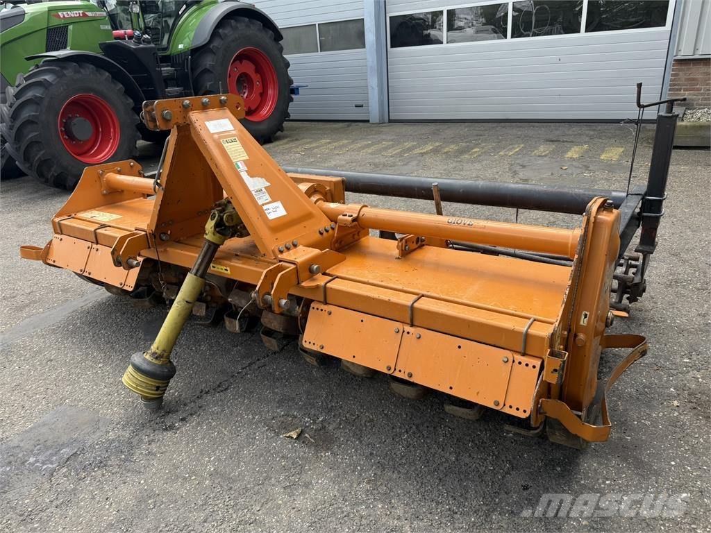 Berti Giove 280 met rol Üniversal ekim makinasi