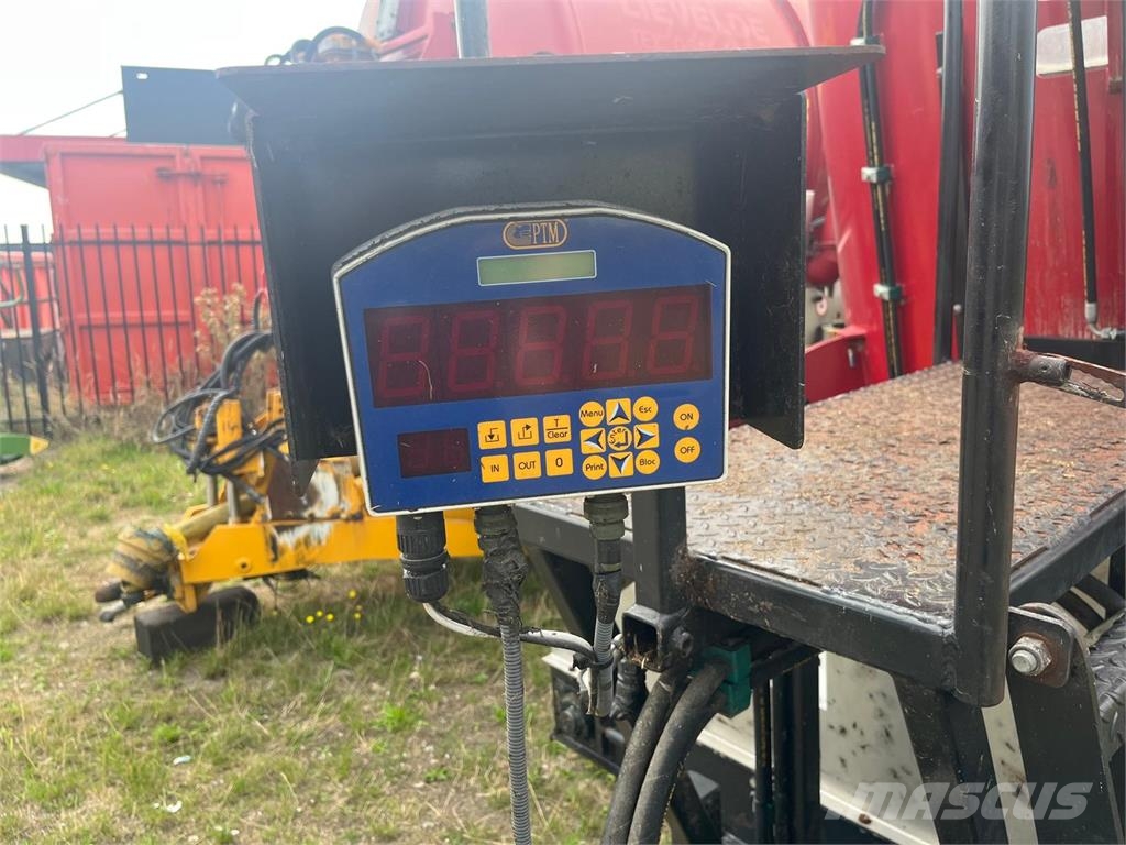 Devos voermengwagen met losband Feed mixer