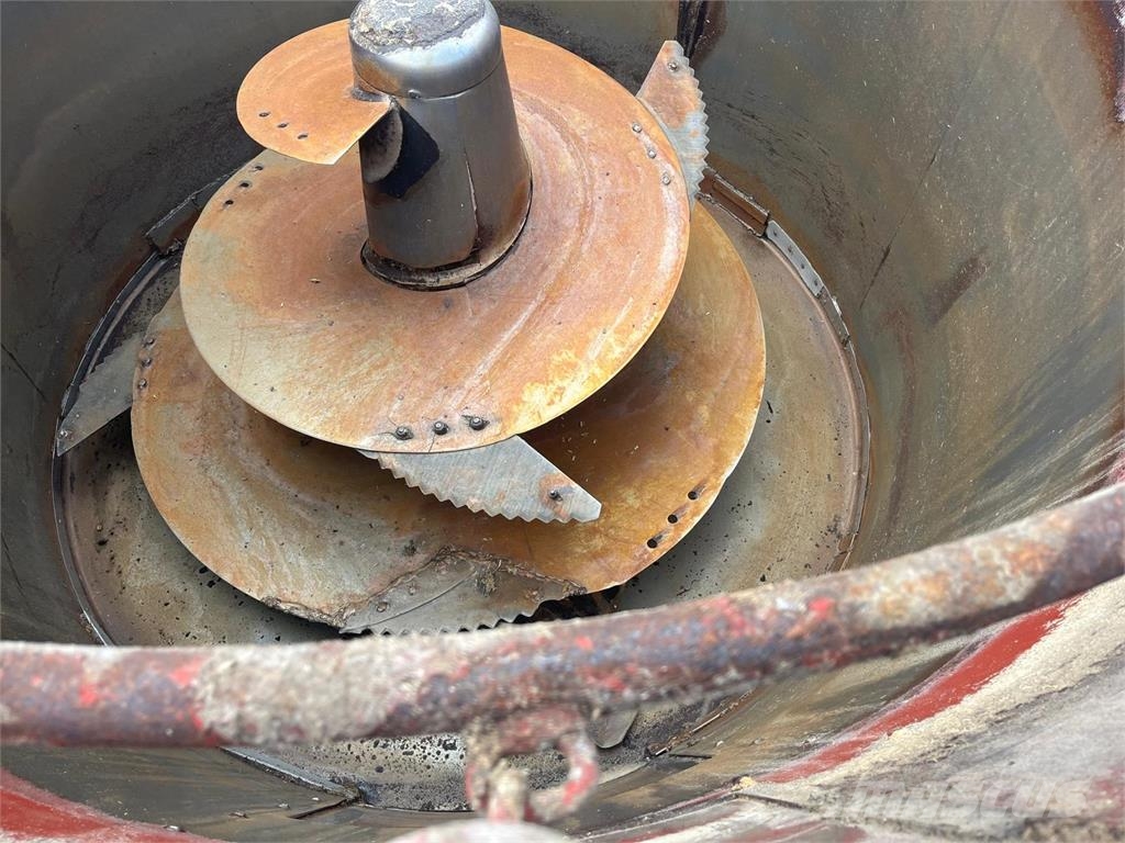 Devos voermengwagen met losband Feed mixer