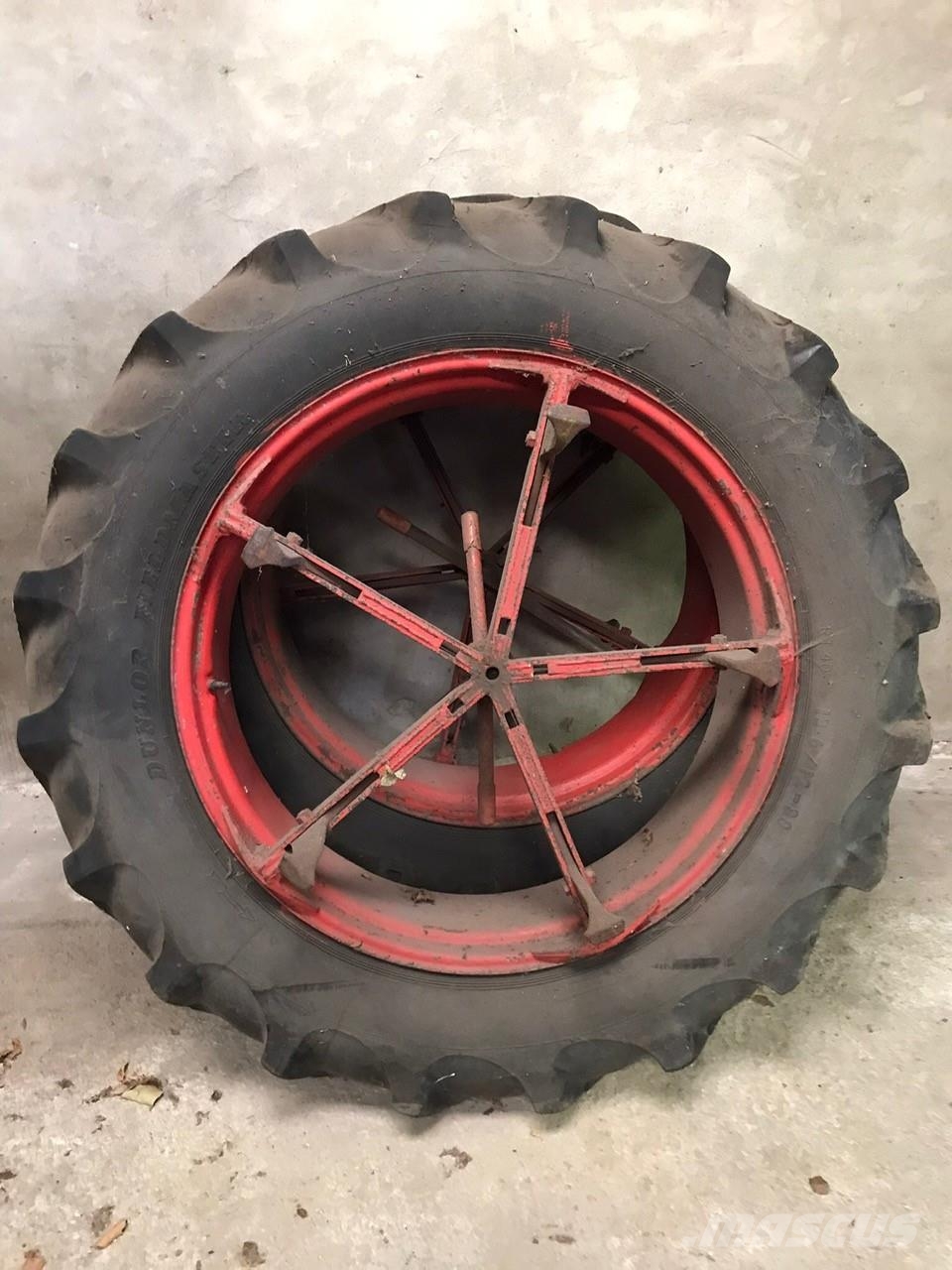 Dunlop Fieldmax 13.6/12-38 dubbellucht Banden, wielen en velgen