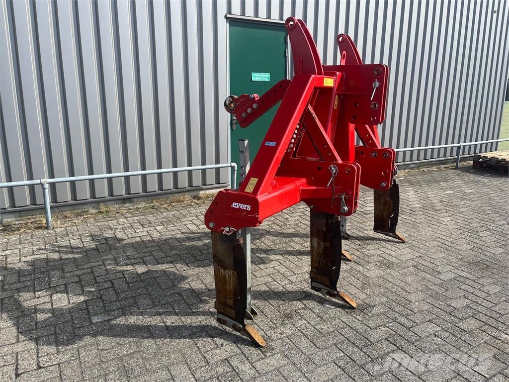 Evers Holsteiner 4-300 voorzetwoeler Grubber