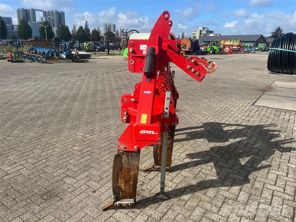 Evers Holsteiner 4-300 voorzetwoeler Grubber