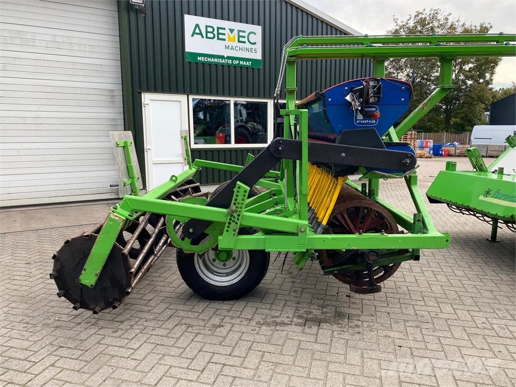 Farmtec Agri 300 Spitmachine - Met getrokken Zaaic Varomosios akėčios ir žemės frezos