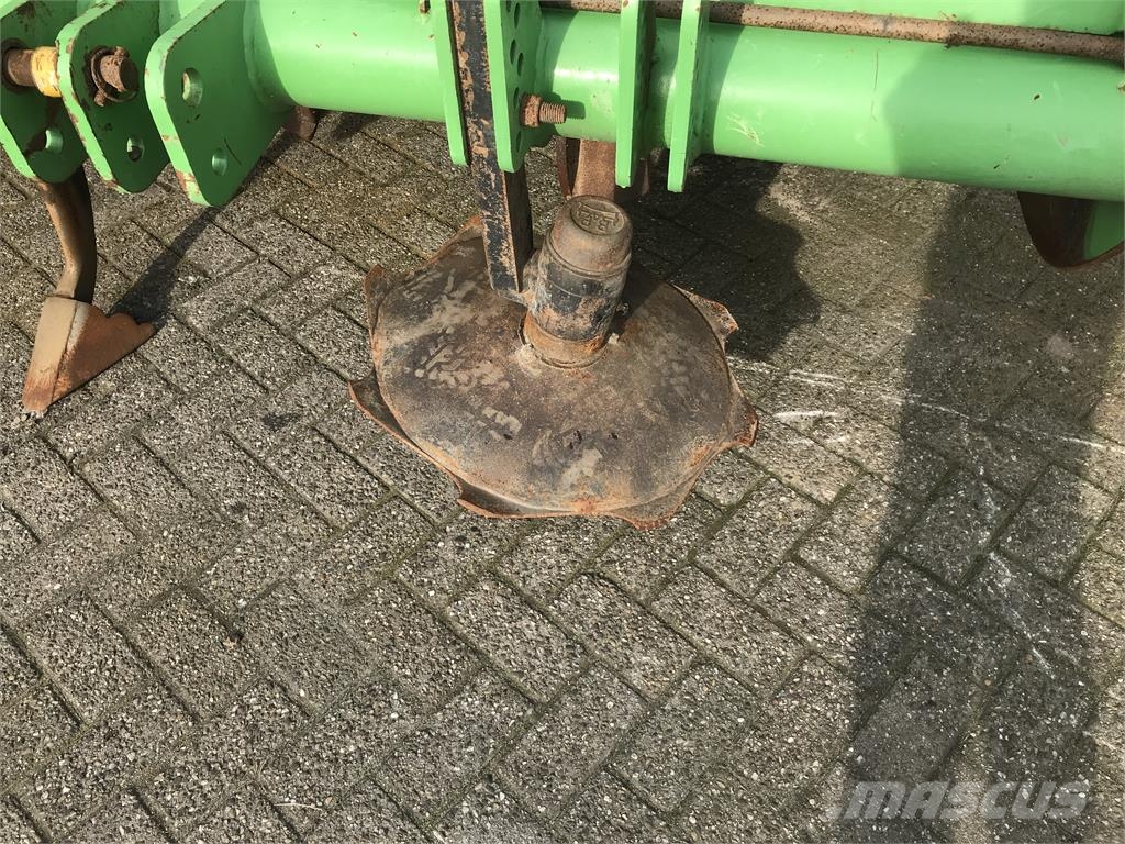 Farmtec spitmachine + Alpego rotorkopeg Grapa si pluguri rotative