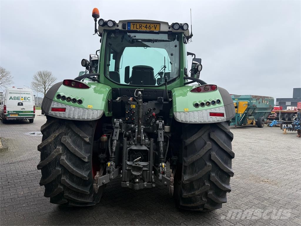 Fendt 720 SCR Profi met Trimble RTK الجرارات