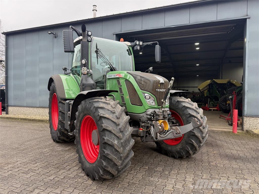 Fendt 720 SCR Profi met Trimble RTK الجرارات