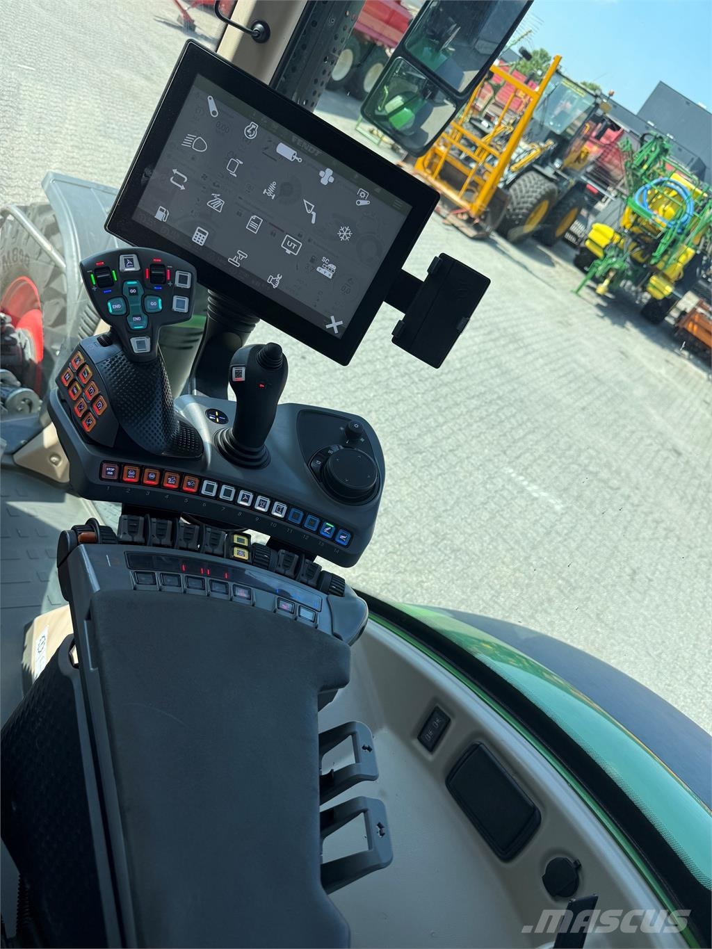 Fendt 724 Gen6 ProfiPlus Tractors