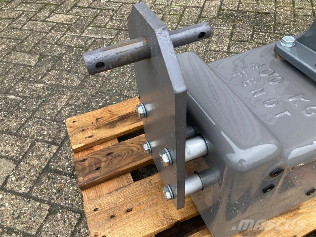 Fendt Frontgewicht 400 KG Kiti naudoti traktorių priedai