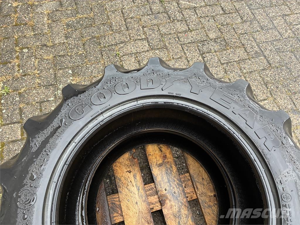 Goodyear 260/70R20 banden Däck, hjul och fälgar