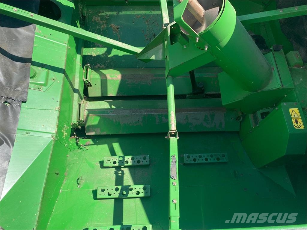 John Deere 9880 STS combine آلات تمزيق الحزم وتقطيعها ونشرها