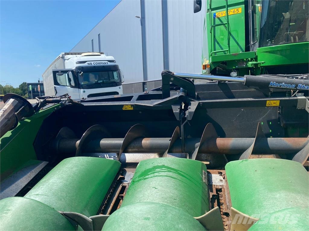 John Deere 9880 STS combine آلات تمزيق الحزم وتقطيعها ونشرها