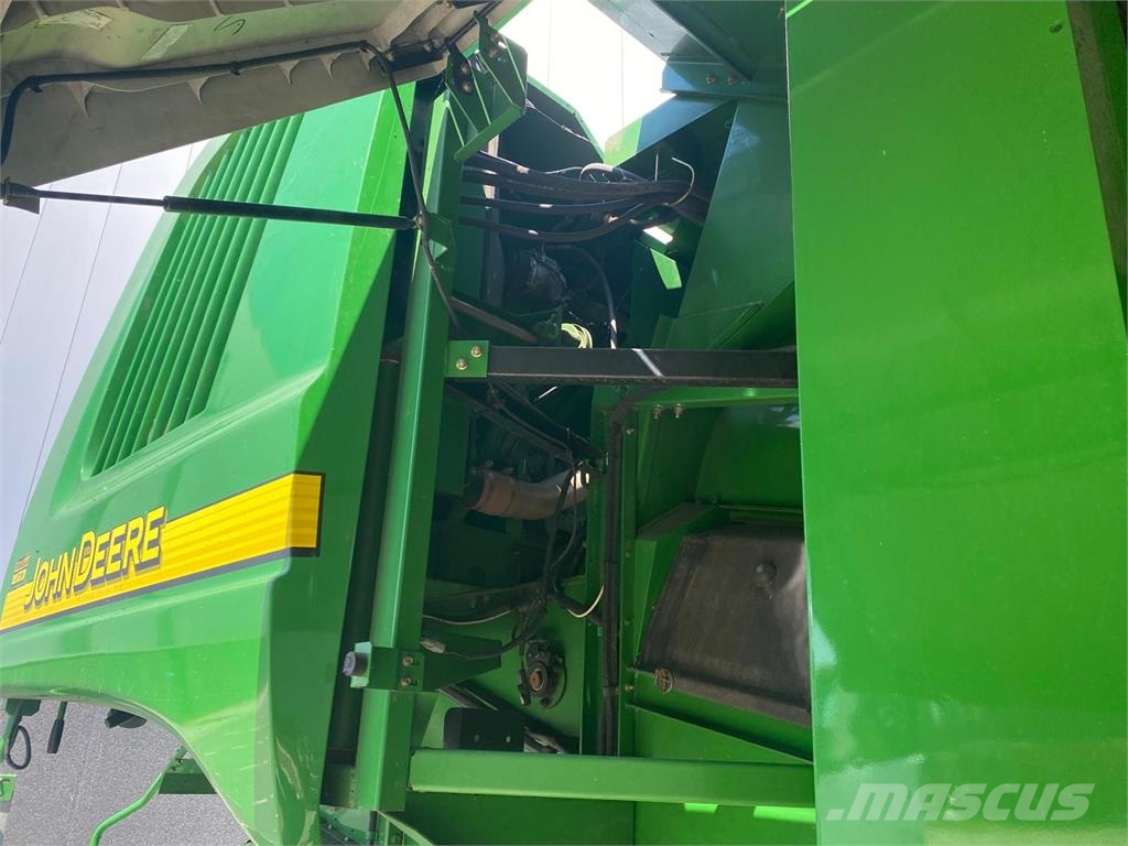 John Deere 9880 STS combine آلات تمزيق الحزم وتقطيعها ونشرها