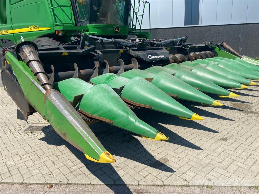 John Deere 9880 STS combine آلات تمزيق الحزم وتقطيعها ونشرها