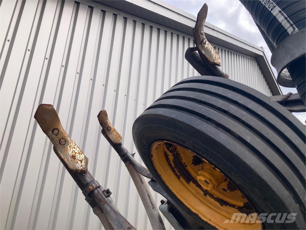 Joskin Terraflex 5200 Skystų trąšų purkštuvai