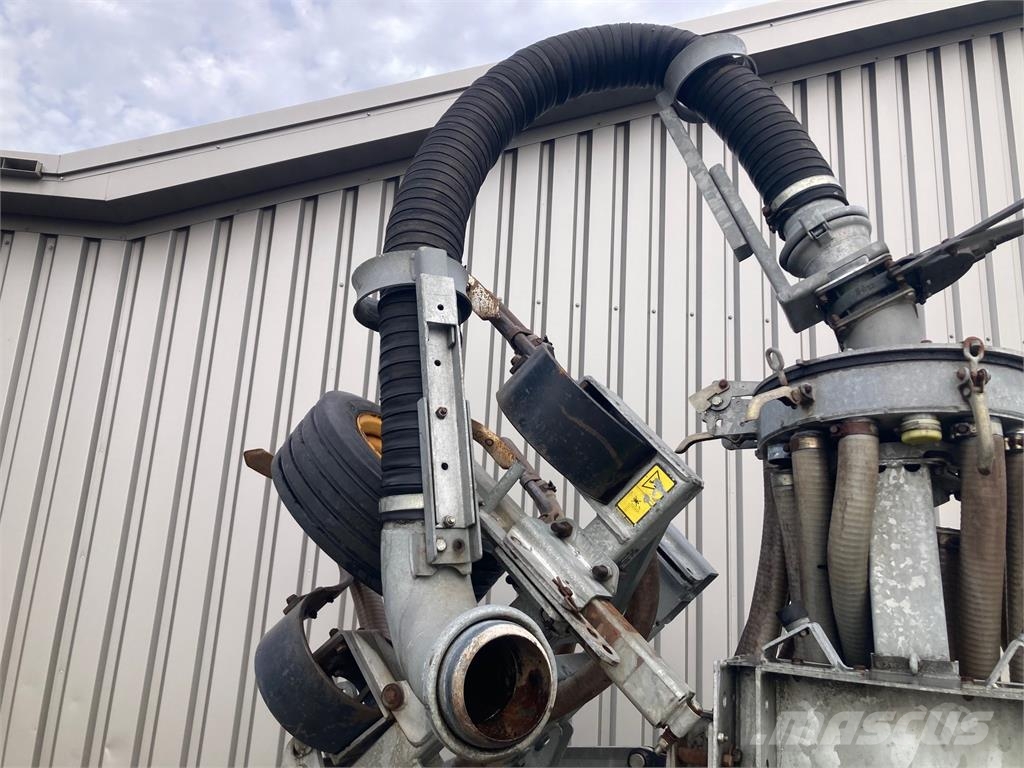 Joskin Terraflex 5200 Skystų trąšų purkštuvai