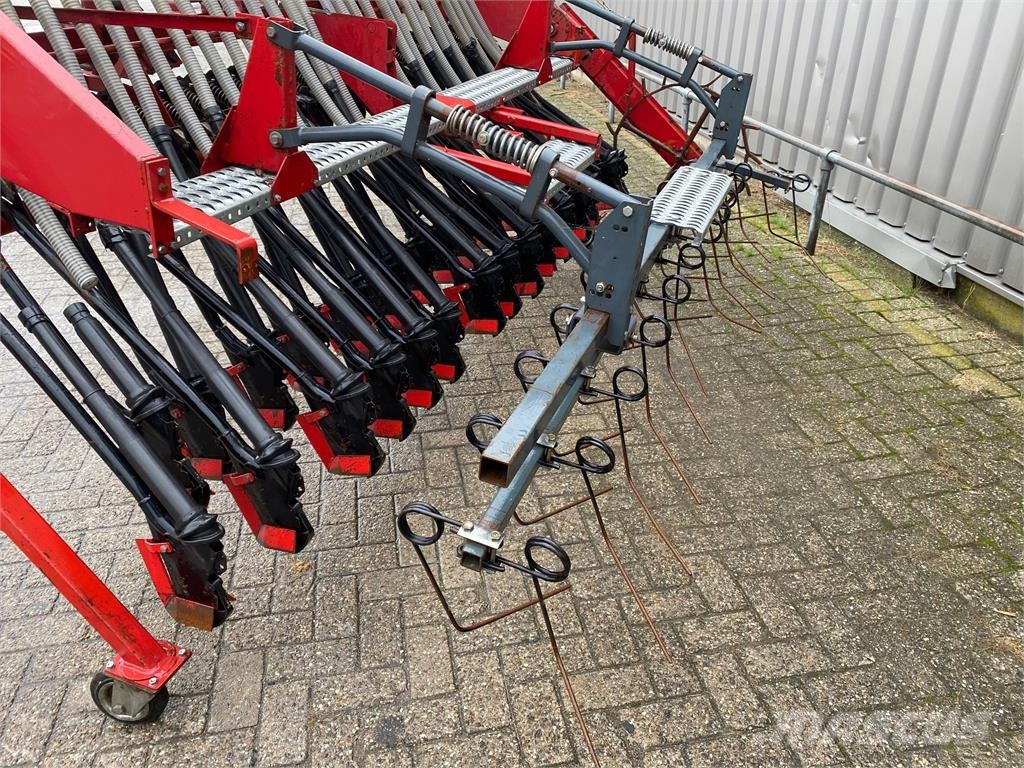 Kongskilde CSA 3000A Demeter Classic zaaimachine مثاقيب