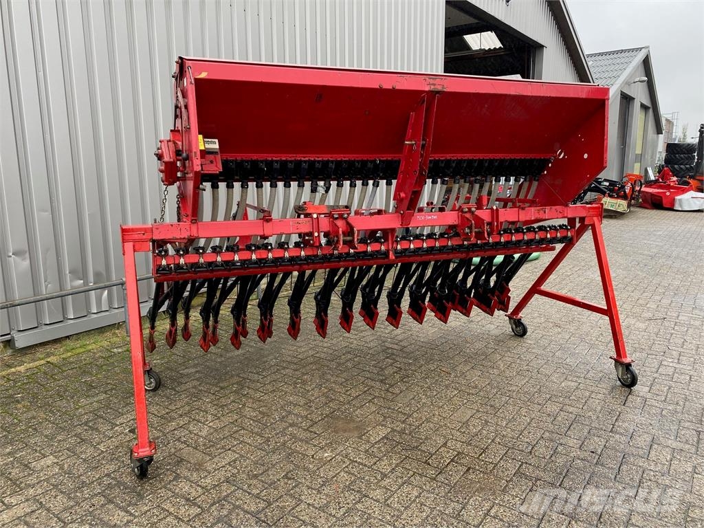 Kongskilde CSA 3000A Demeter Classic zaaimachine مثاقيب