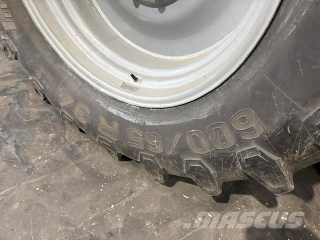 Krone Big X 700 Rezač za bale, oprema za rezanje in odvijanje bal