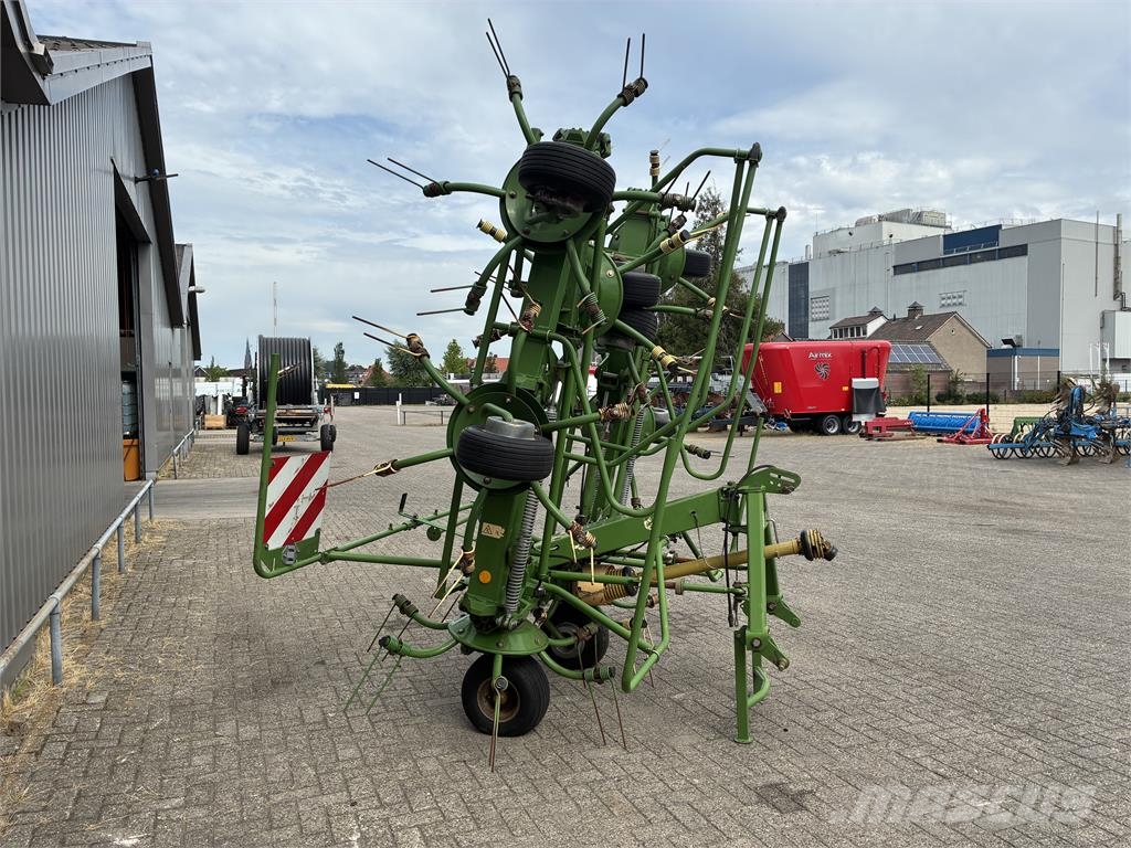 Krone KW 8.82/8 schudder Rakes and tedders