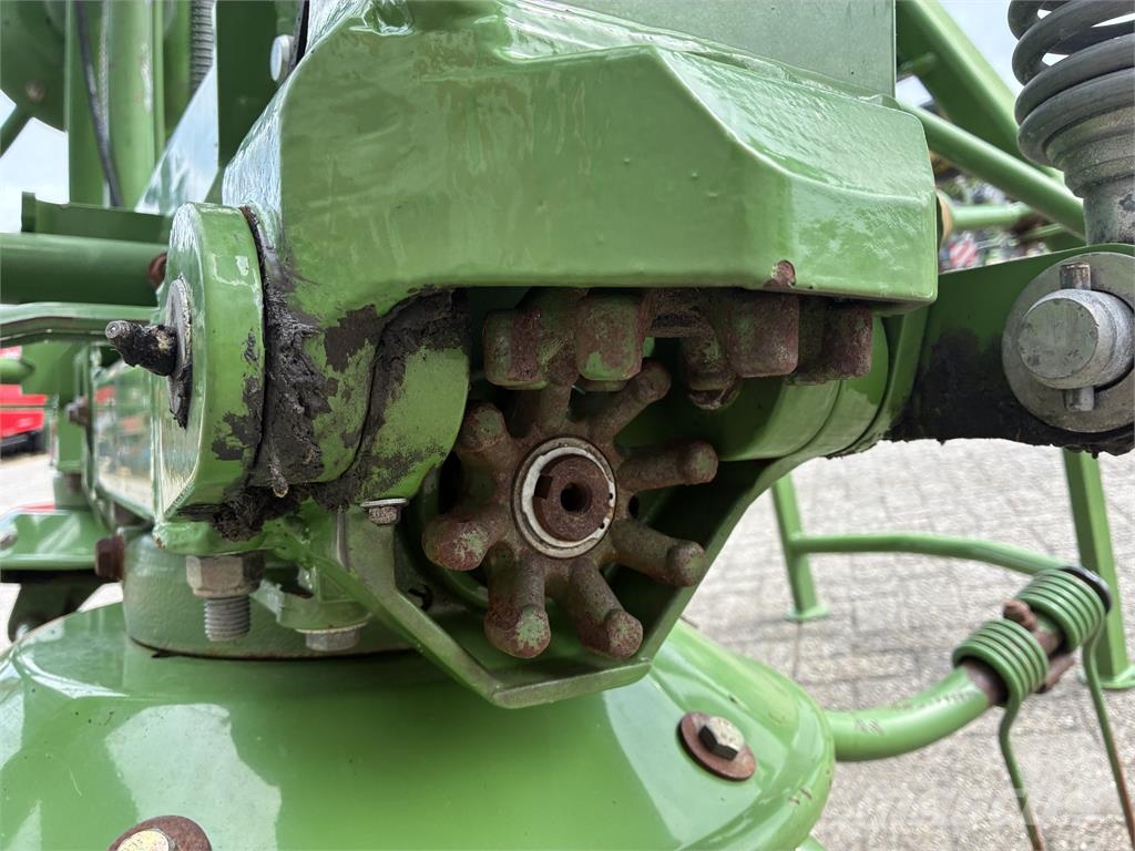 Krone KW 8.82/8 schudder Rakes and tedders