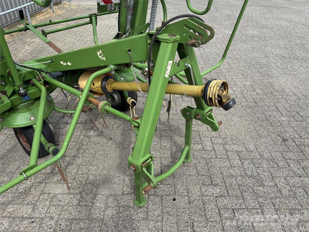 Krone KW 8.82/8 schudder Rakes and tedders