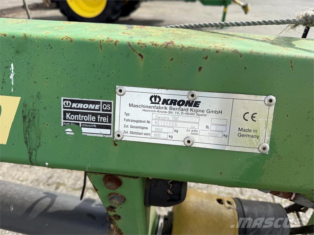 Krone Swadro 700 مكابس وميبسات التبن