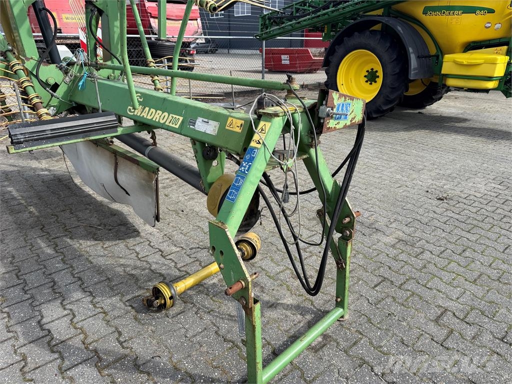 Krone Swadro 700 مكابس وميبسات التبن