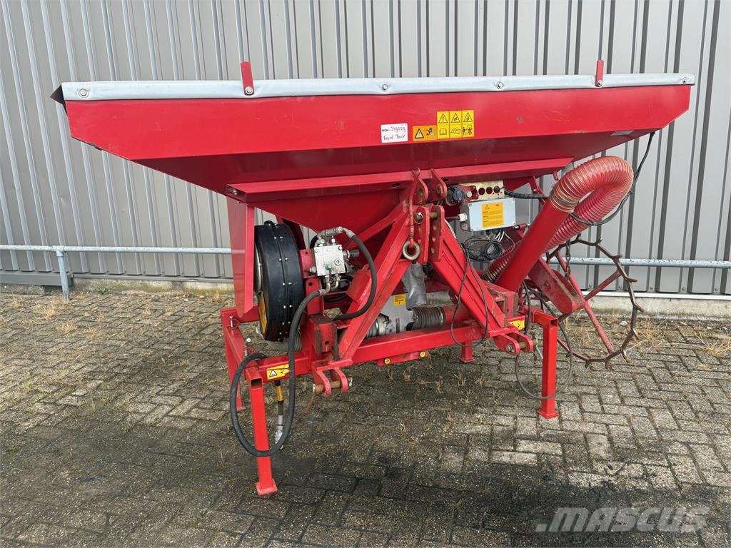 Kverneland Accord DF 1 fronttank Zaaimachines