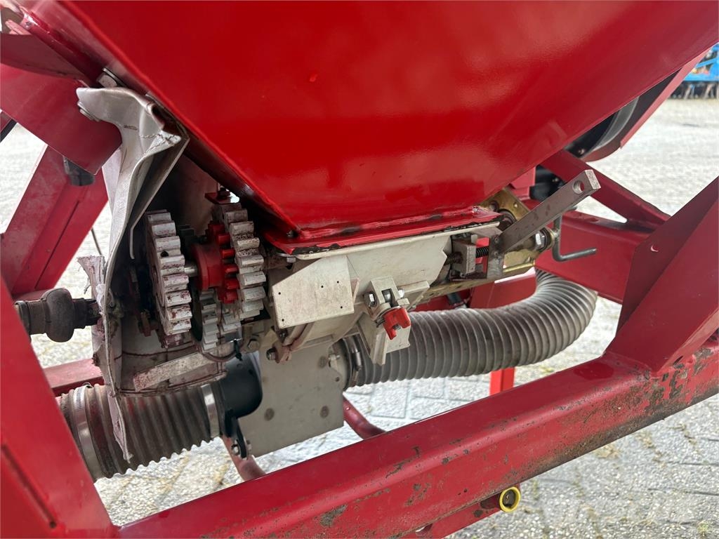 Kverneland Accord DF 1 fronttank Zaaimachines