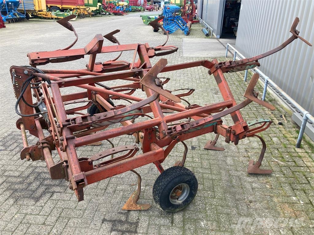 Kverneland Cultivator زراعات