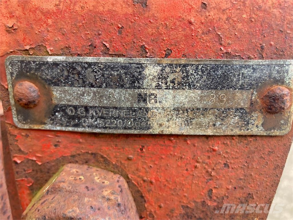Kverneland Cultivator زراعات